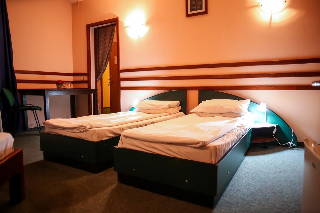 Hotel Silva วาตราดอร์เนย์ ภายนอก รูปภาพ